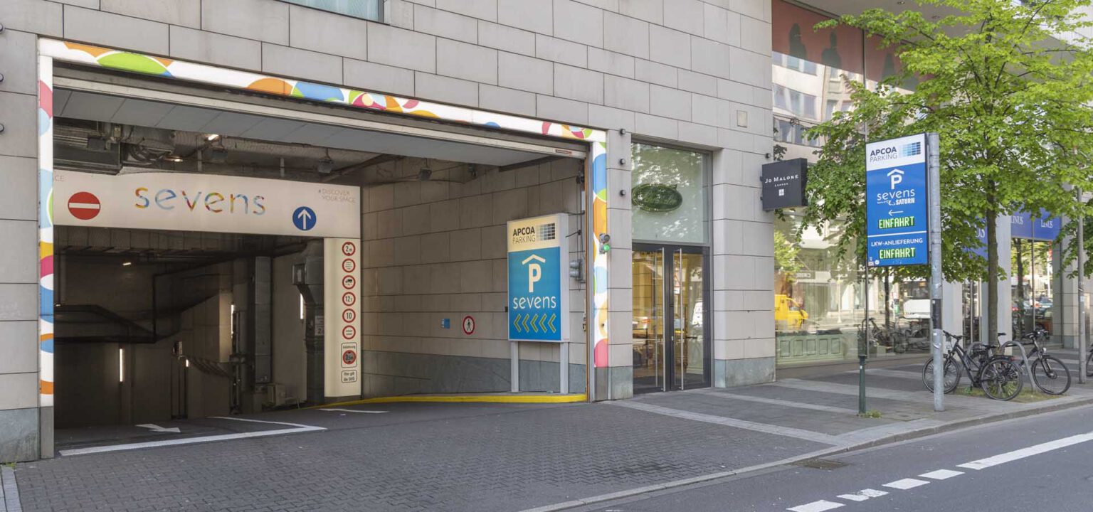 PARKEN AN DER DÜSSELDORFER KÖNIGSALLEE Königsallee Düsseldorf
