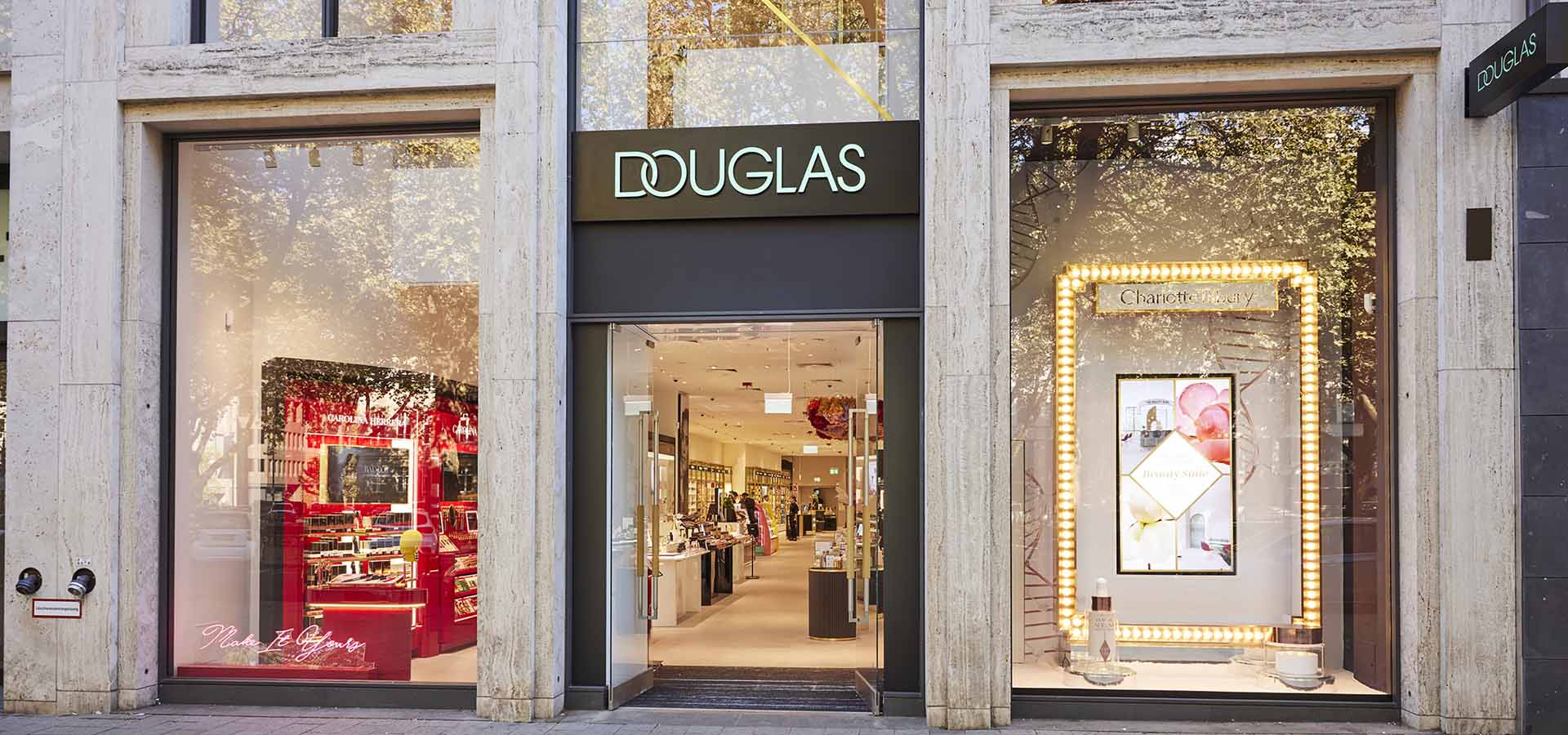 Douglas Store Königsallee