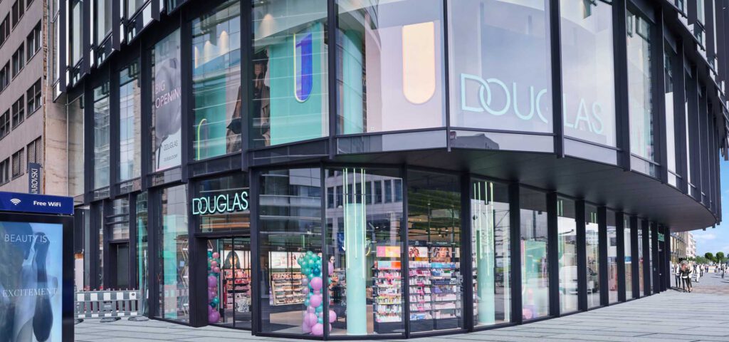 DOUGLAS STORE AM JOACHIMERWINPLATZ Königsallee Düsseldorf