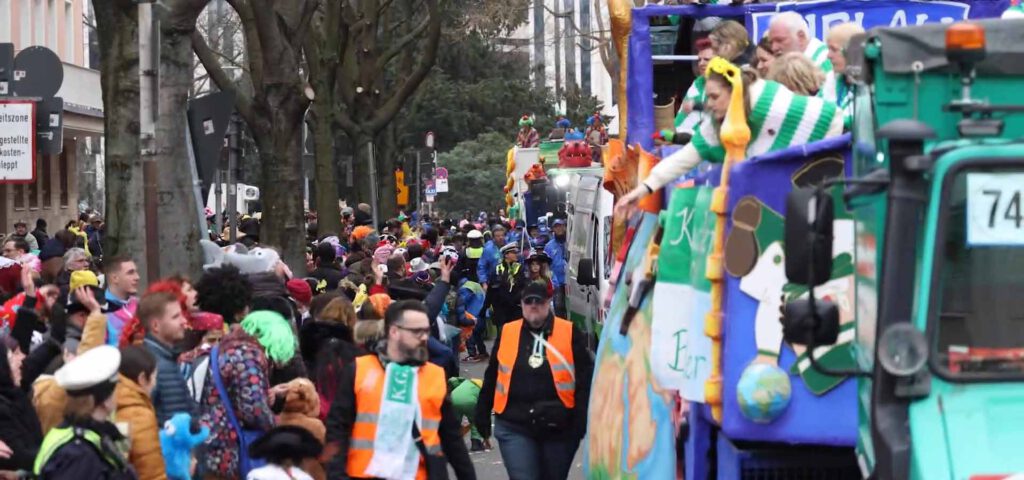 KARNEVAL AUF UND RUND UM DIE KÖ