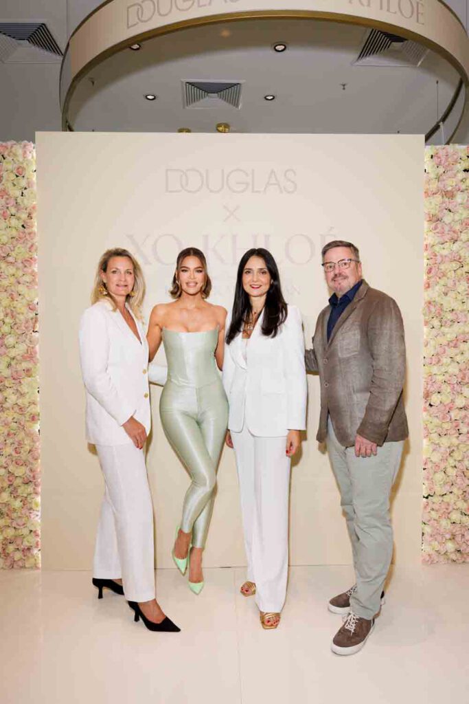 XO-KHLOE-x-DOUGLAS