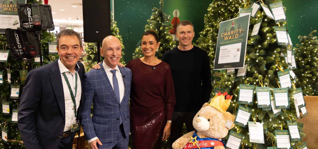 CHARITY WALD BEI GALERIA ERÖFFNET