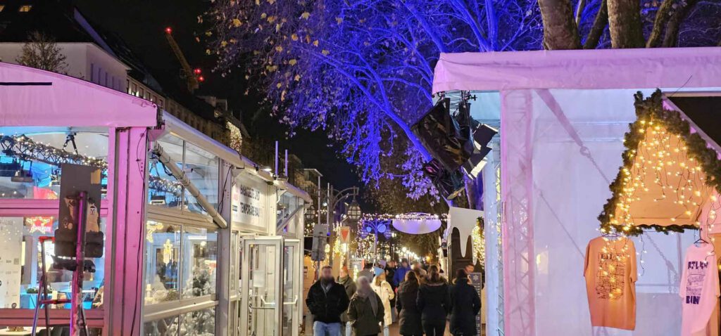 WEIHNACHTSMARKT IN DÜSSELDORF ERÖFFNET