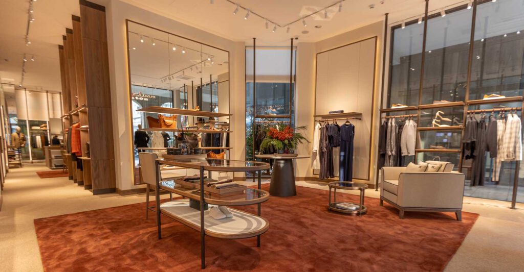 KITON ZIEHT INS GIRARDET HAUS