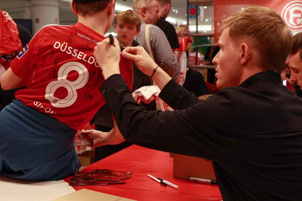 Fortuna Autogrammstunde Galeria