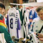 VINTAGE-TRIKOTBÖRSE IN DER KÖ GALERIE